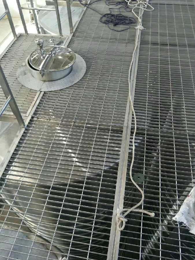 不銹鋼網格板平臺 不銹鋼網格板平臺