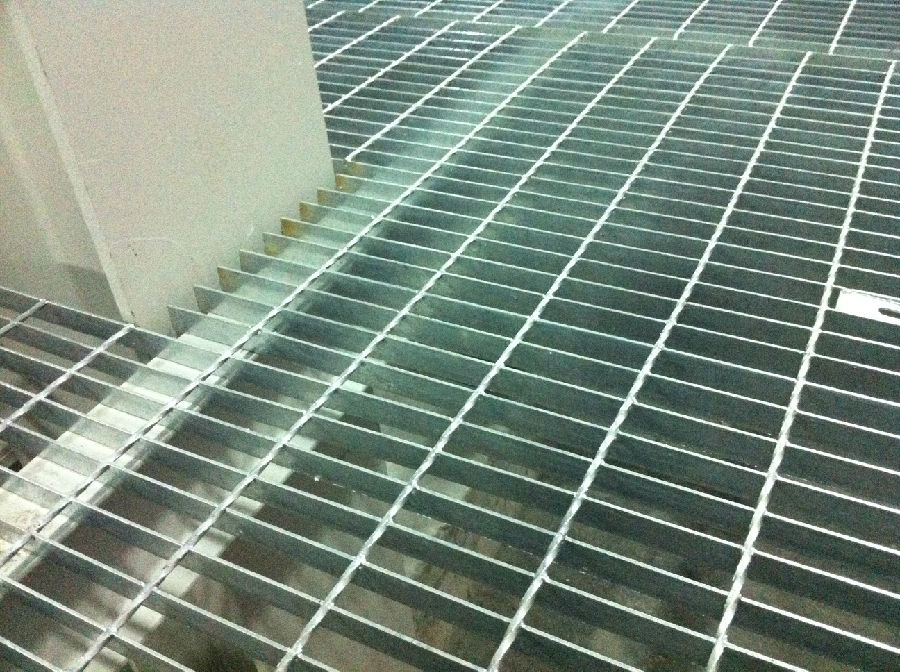 鍍鋅<a href='http://www.yi-ye.cn'>鋼格柵板</a> 鍍鋅鋼<a href='http://www.yi-ye.cn'>格柵板</a>