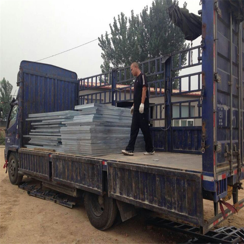 鍍鋅齒形鋼格柵平臺(tái)