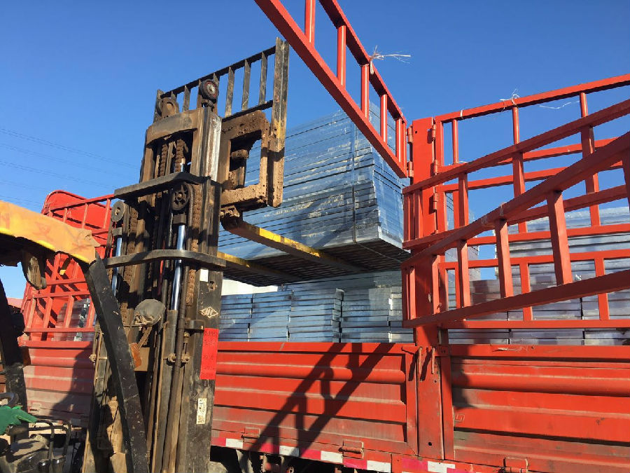 熱鍍鋅防滑鋼格柵平臺(tái) 熱鍍鋅防滑鋼格柵平臺(tái)