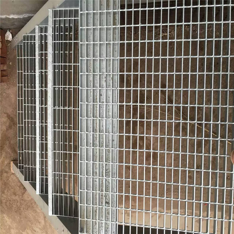 熱浸鍍鋅鋼格柵踏步板