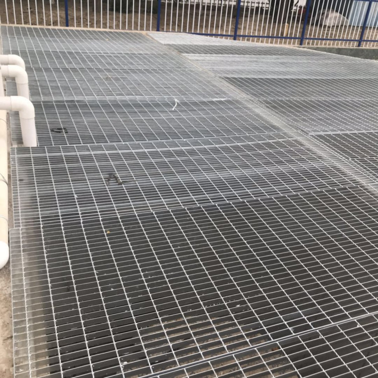 金屬平臺(tái)鍍鋅鋼格柵 金屬平臺(tái)鍍鋅鋼格柵