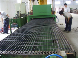 鋼格板機(jī)制車(chē)間